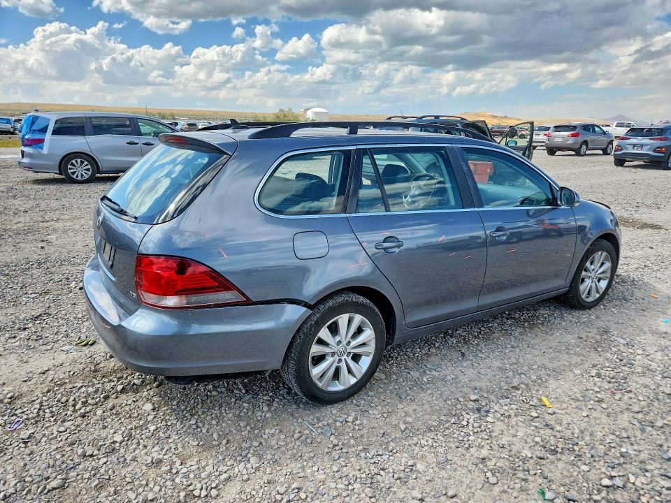 Photo 3 from auction – 2014 VOLKSWAGEN JETTA with VIN 3VWPL7AJ9EM611846
