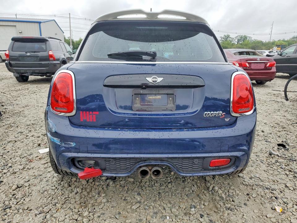 Photo 6 from auction – 2016 MINI COOPER with VIN WMWXU3C57G2B63528