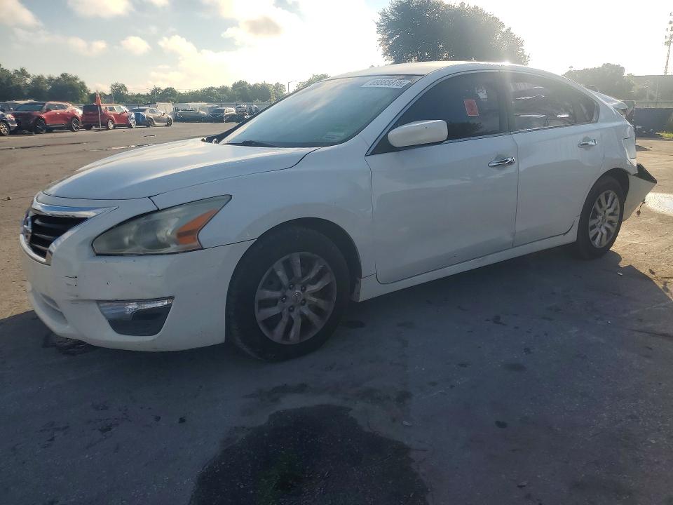 NISSAN ALTIMA 2015 with VIN 1N4AL3AP5FC252235 - Photo from auction