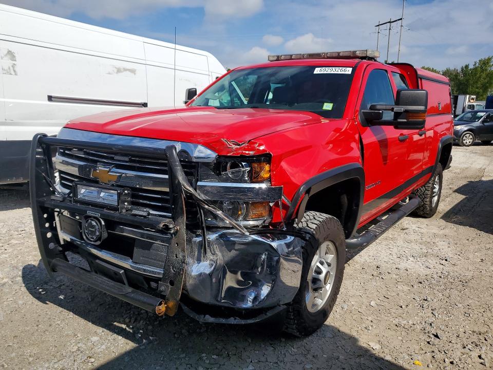 CHEVROLET SILVERADO 2018 with VIN 1GC2KUEG0JZ137243 - Photo from auction