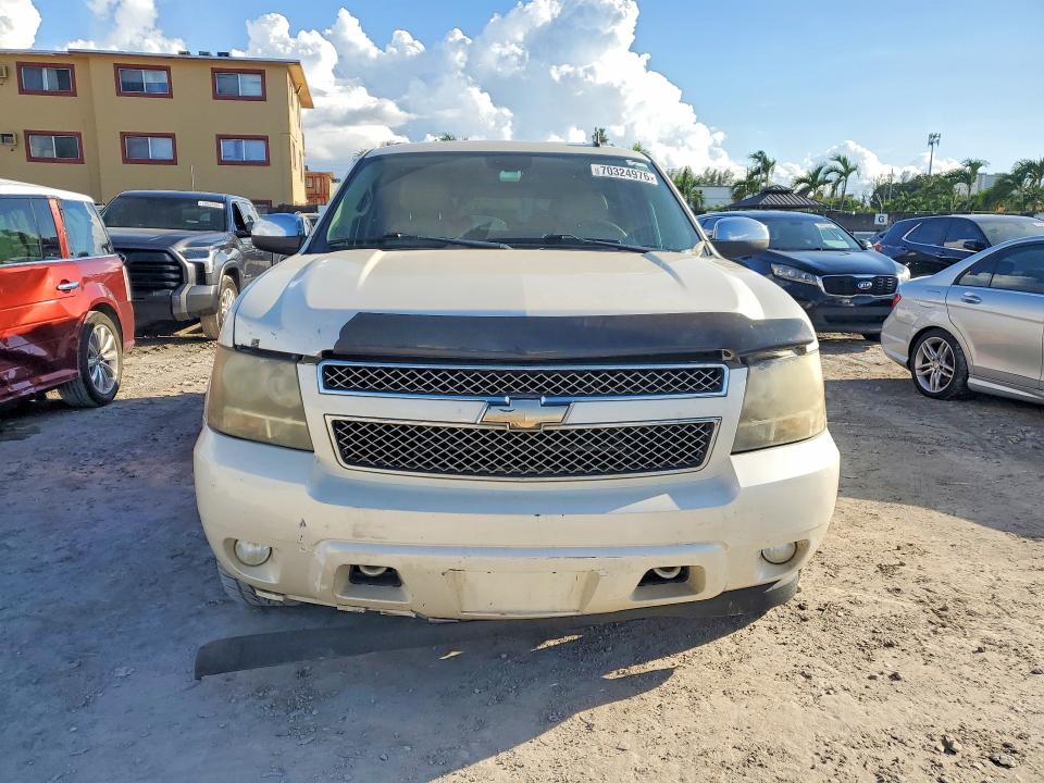 Photo 5 from auction – 2009 CHEVROLET SUBURBAN with VIN 1GNFK36389R210207