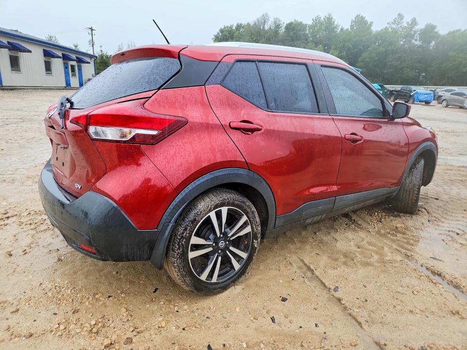 Снимка 3 от търг – 2018 NISSAN KICKS с VIN 3N1CP5CU6JL529125