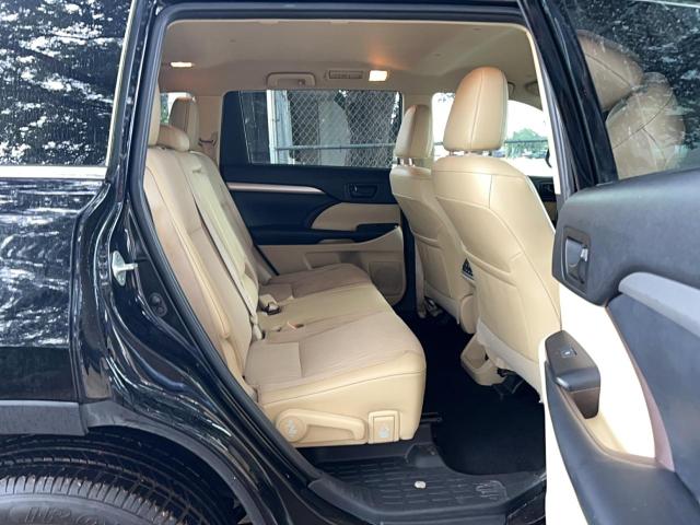 Photo 6 from auction – 2019 TOYOTA HIGHLANDER with VIN 5TDZZRFH9KS309982