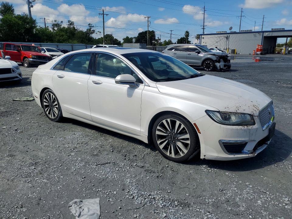 Photo 4 from auction – 2017 LINCOLN MKZ with VIN 3LN6L5MU1HR609861