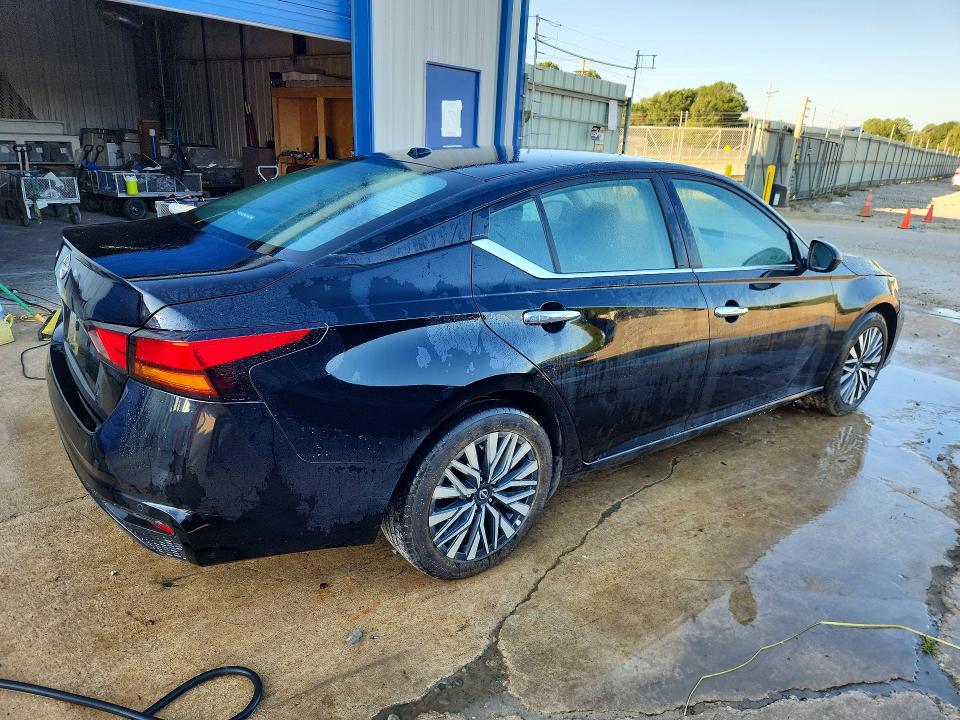 Photo 3 from auction – 2025 NISSAN ALTIMA with VIN 1N4BL4DV2SN368351