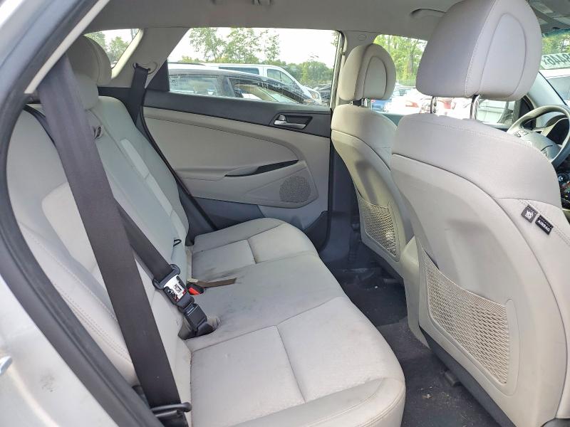 Photo 11 from auction – 2017 HYUNDAI TUCSON with VIN KM8J3CA49HU401688