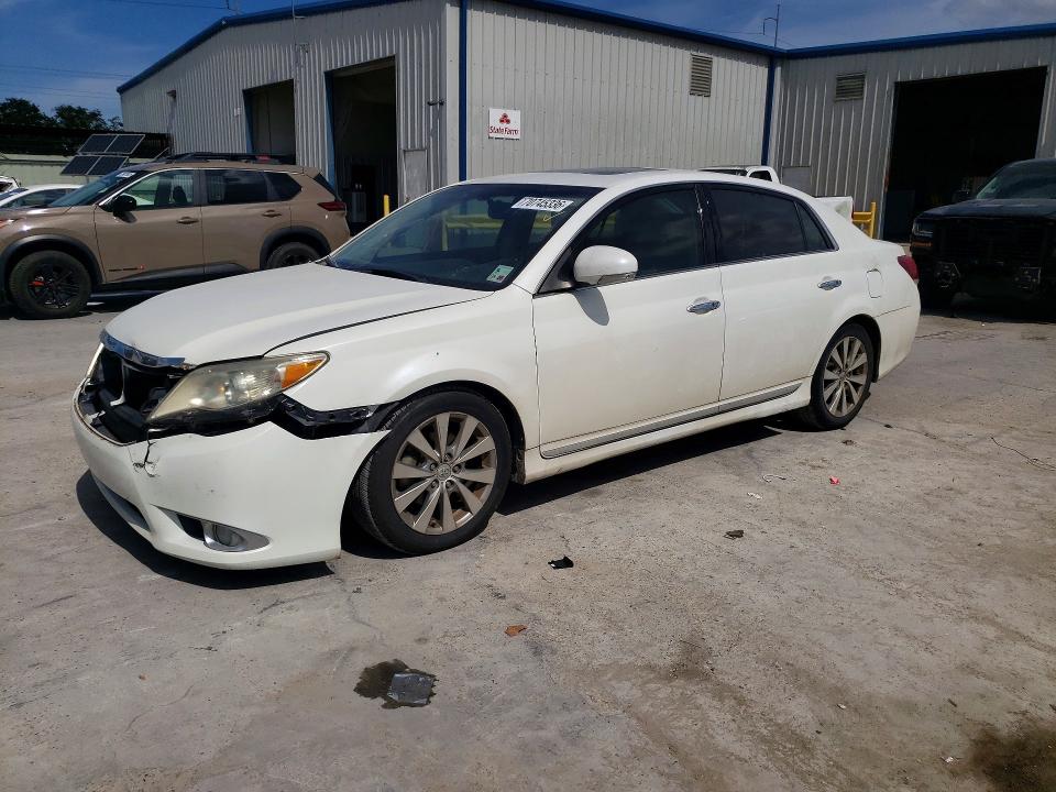 Снимка 1 от търг – 2011 TOYOTA AVALON с VIN 4T1BK3DBXBU379127