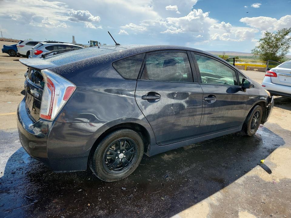 Photo 3 from auction – 2013 TOYOTA PRIUS with VIN JTDKN3DU9D1644377