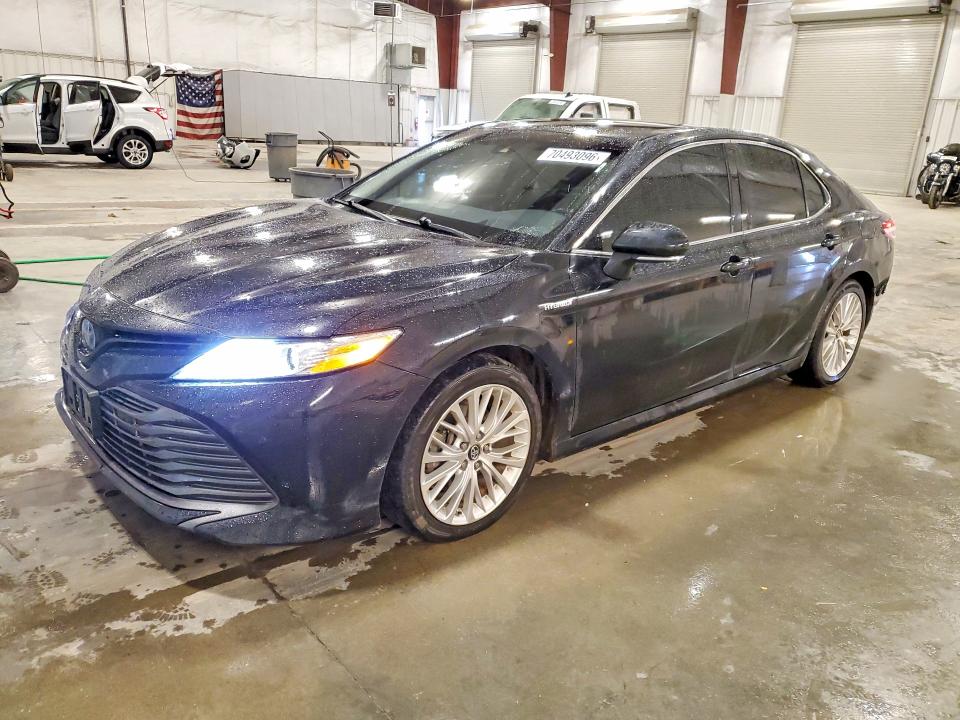 Снимка 1 от търг – 2018 TOYOTA CAMRY HYBRID с VIN 4T1B21HK1JU502360