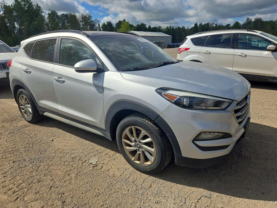 Photo 4 from auction – 2017 HYUNDAI TUCSON with VIN KM8J3CA41HU552394