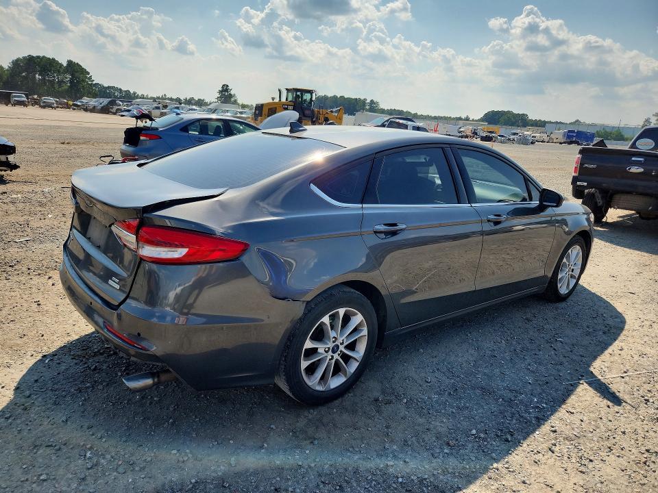 Photo 3 from auction – 2020 FORD FUSION with VIN 3FA6P0HD5LR184004
