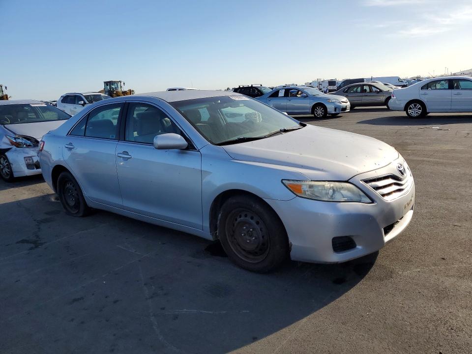 Photo 4 from auction – 2010 TOYOTA CAMRY with VIN 4T1BF3EK1AU029693