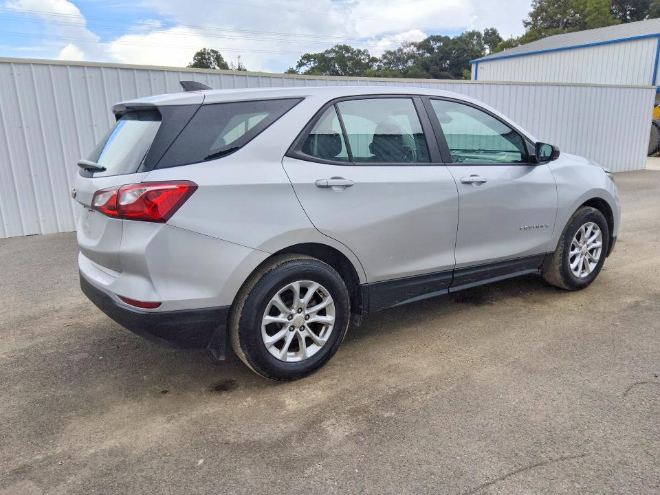 Photo 3 from auction – 2020 CHEVROLET EQUINOX with VIN 2GNAXHEV4L6107154