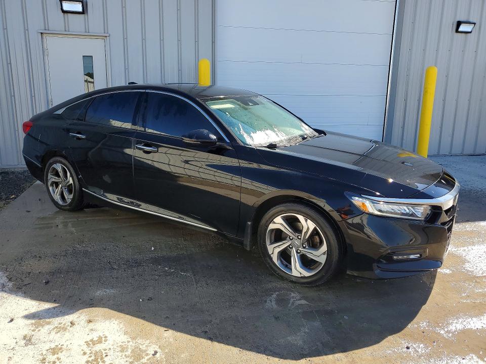 Снимка 4 от търг – 2020 HONDA ACCORD с VIN 1HGCV1F57LA804898