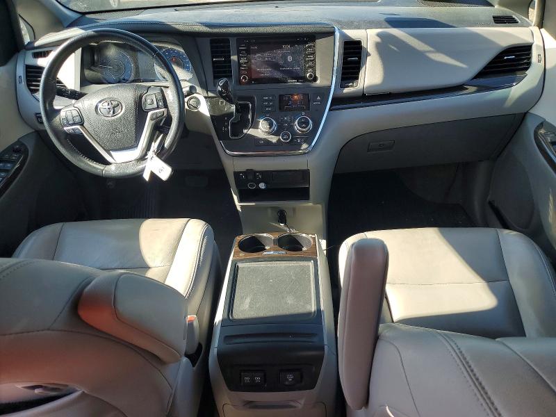 Photo 8 from auction – 2018 TOYOTA SIENNA XLE with VIN 5TDDZ3DC2JS194638