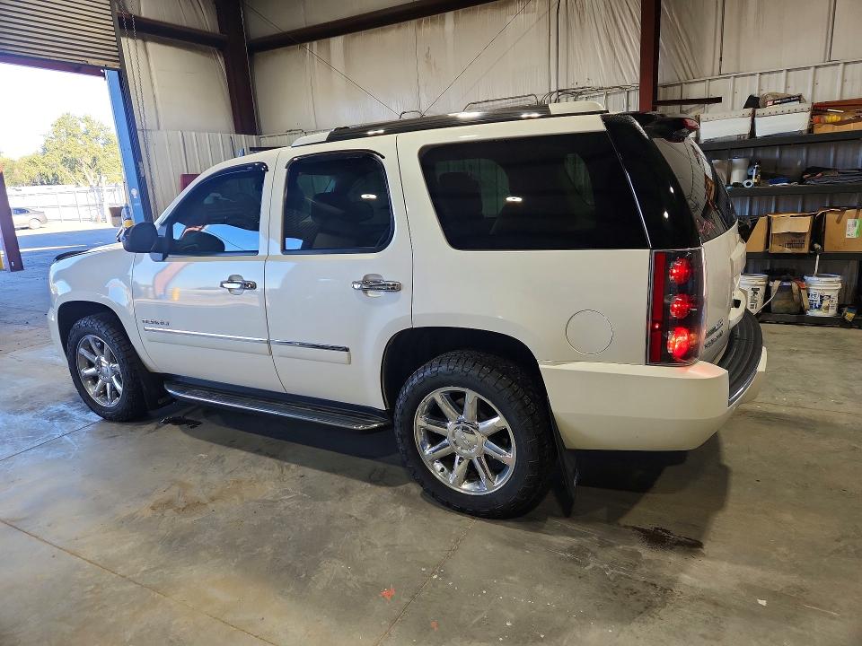 Снимка 2 от търг – 2011 GMC YUKON с VIN 1GKS2EEF3BR239610