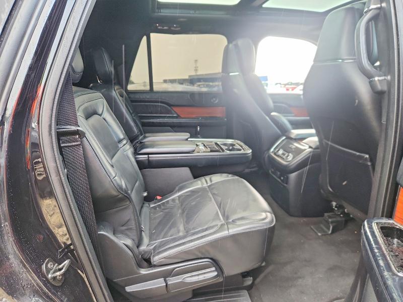 Photo 10 from auction – 2019 LINCOLN NAVIGATOR with VIN 5LMJJ3LT6KEL03386