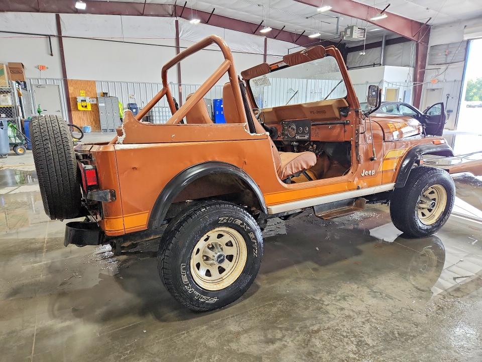Снимка 3 от търг – 1983 JEEP JEEP с VIN 1JCCE87E6DT008217