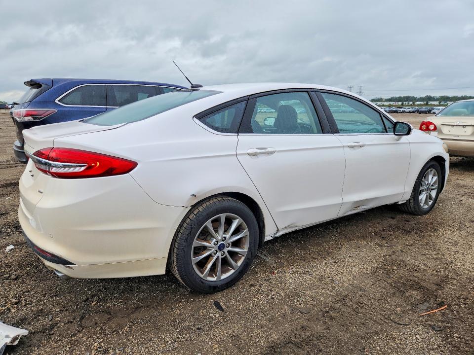 Photo 3 from auction – 2017 FORD FUSION with VIN 3FA6P0H74HR328563