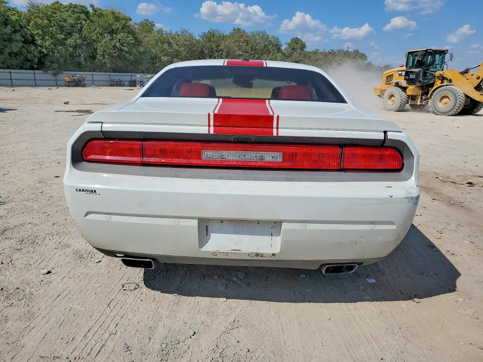 Photo 6 from auction – 2014 DODGE CHALLENGER with VIN 2C3CDYAG5EH111954