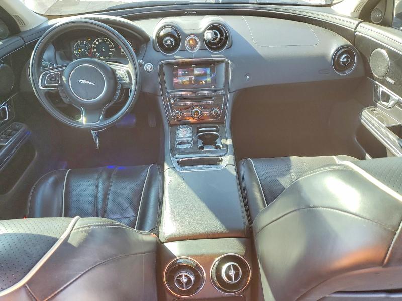 Zdjęcie 8 z aukcji – 2016 JAGUAR XJ z VIN SAJWA1C74G8V92330