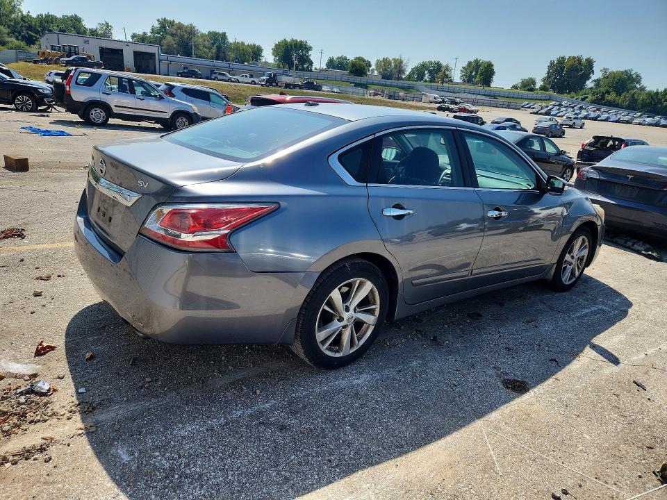 Photo 3 from auction – 2015 NISSAN ALTIMA with VIN 1N4AL3AP5FC476735