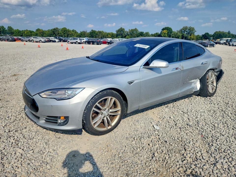Снимка 1 от търг – 2014 TESLA MODEL S с VIN 5YJSA1H12EFP61016
