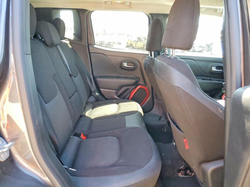 Photo 11 from auction – 2017 JEEP RENEGADE with VIN ZACCJBCB1HPG12295