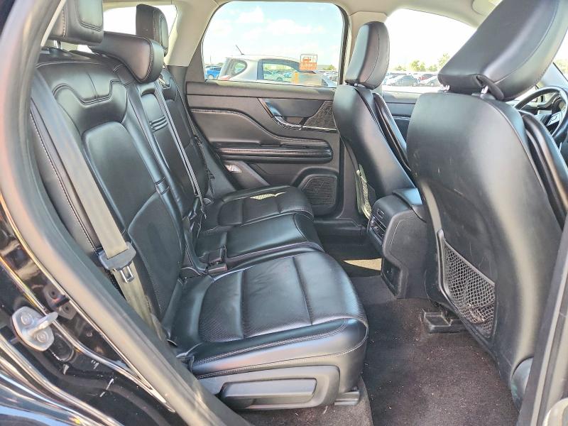 Photo 11 from auction – 2021 LINCOLN CORSAIR with VIN 5LMCJ1D98MUL08372