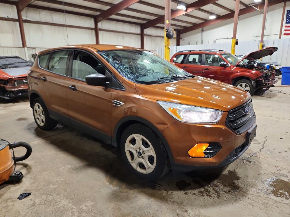 Photo 4 from auction – 2017 FORD ESCAPE with VIN 1FMCU0F76HUC42247