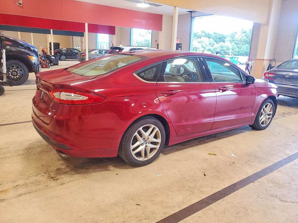 Foto 3 de la subasta – 2014 FORD FUSION con VIN 3FA6P0H72ER263871