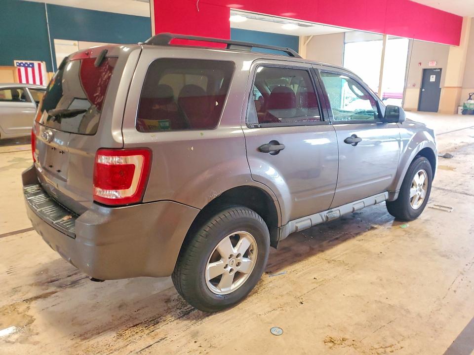 Снимка 3 от търг – 2010 FORD ESCAPE с VIN 1FMCU9D77AKC84080