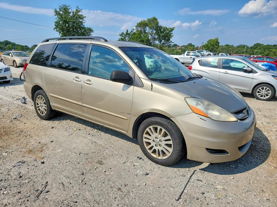Photo 4 from auction – 2010 TOYOTA SIENNA with VIN 5TDJK4CC4AS033920