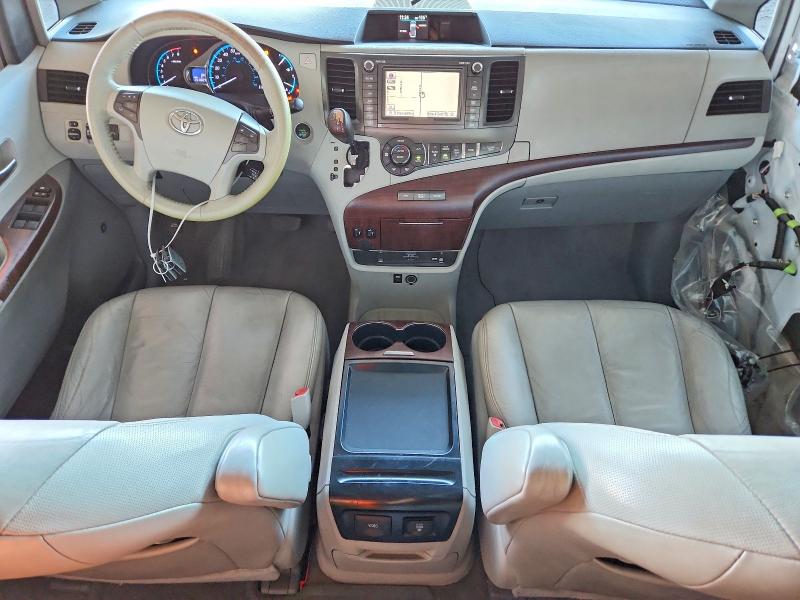 Photo 8 from auction – 2011 TOYOTA SIENNA with VIN 5TDYK3DC6BS022779