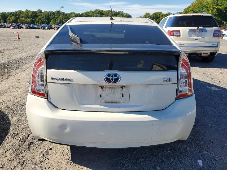 Photo 6 from auction – 2013 TOYOTA PRIUS with VIN JTDKN3DU3D5601565
