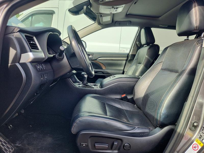 Photo 7 from auction – 2018 TOYOTA HIGHLANDER with VIN 5TDDZRFH5JS488353