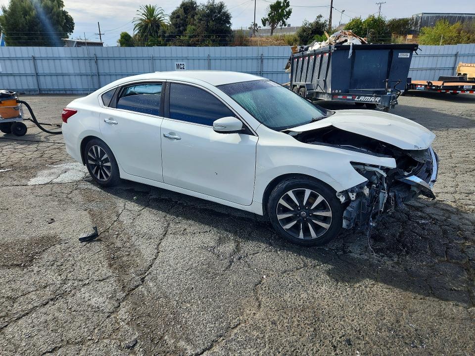 Photo 4 from auction – 2018 NISSAN ALTIMA with VIN 1N4AL3AP5JC233502