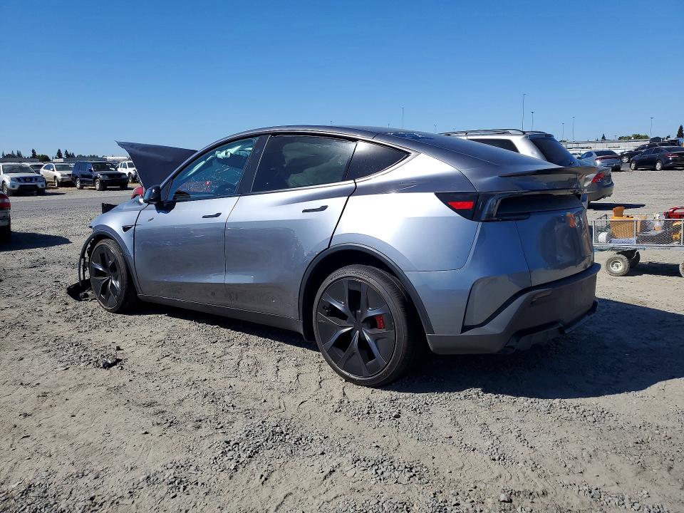 Photo 2 from auction – 2026 TESLA MODEL Y with VIN 7SAYGDET1TA728974