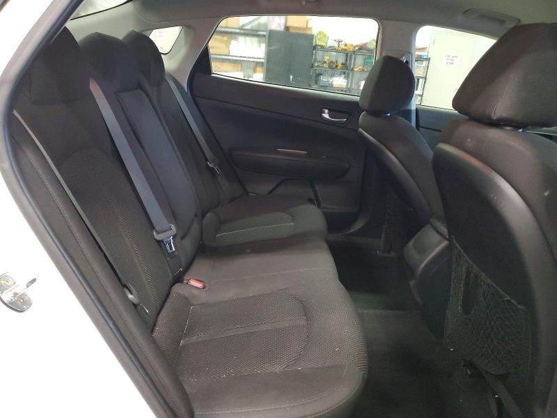 Photo 10 from auction – 2019 KIA OPTIMA with VIN 5XXGT4L30KG282693