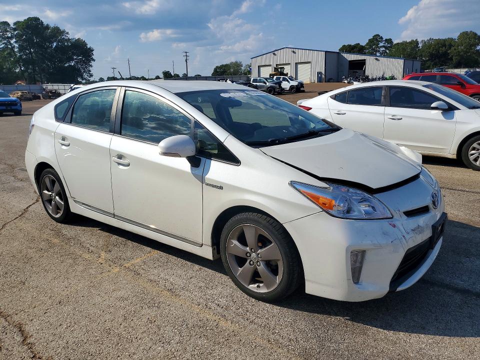 Photo 4 from auction – 2015 TOYOTA PRIUS with VIN JTDKN3DU5F0416403