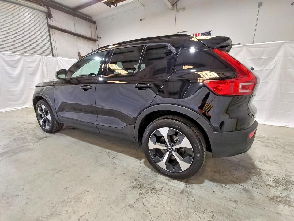 Foto 2 de la subasta – 2026 VOLVO XC40 con VIN YV4L12UC6T2804657