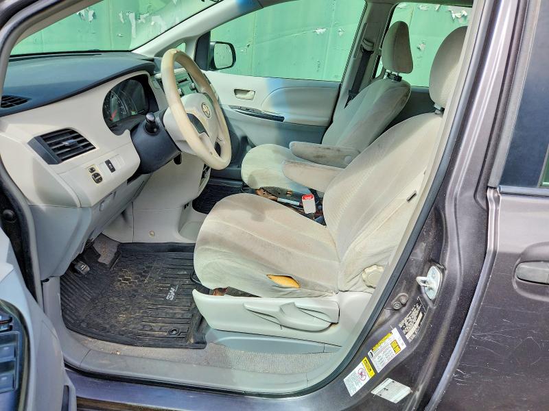 Photo 7 from auction – 2011 TOYOTA SIENNA with VIN 5TDZK3DCXBS040755