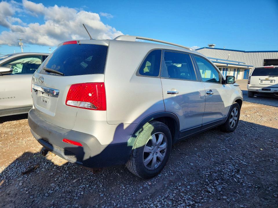 Photo 3 from auction – 2012 KIA SORENTO with VIN 5XYKTDA23CG287064