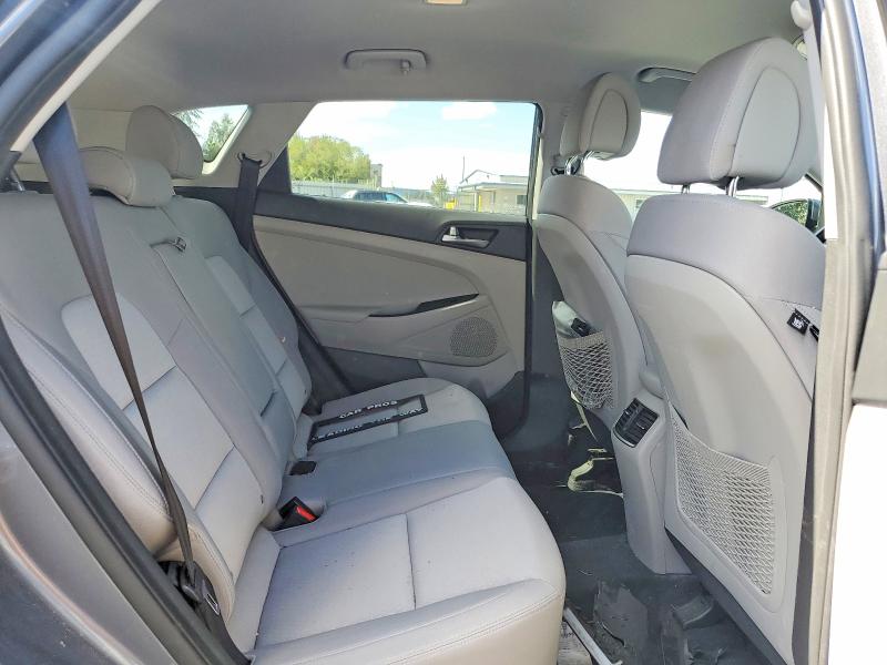 Photo 11 from auction – 2017 HYUNDAI TUCSON with VIN KM8J3CA2XHU459646