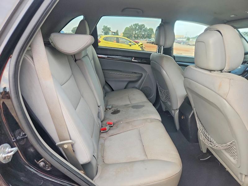 Photo 11 from auction – 2011 KIA SORENTO with VIN 5XYKT3A14BG178788