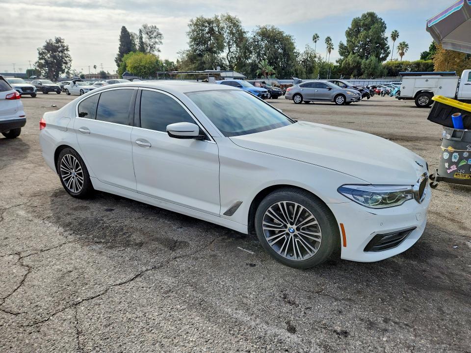 Photo 4 from auction – 2017 BMW 540 with VIN WBAJE5C30HG915813