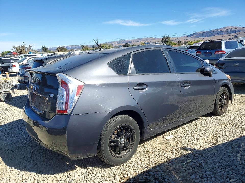 صورة رقم 3 من المزاد - 2015 TOYOTA PRIUS مع VIN JTDKN3DU2F1875432