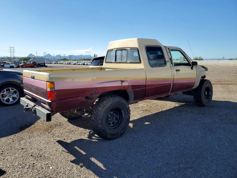 Photo 3 from auction – 1986 TOYOTA PICKUP with VIN JT4RN63R7G0074158