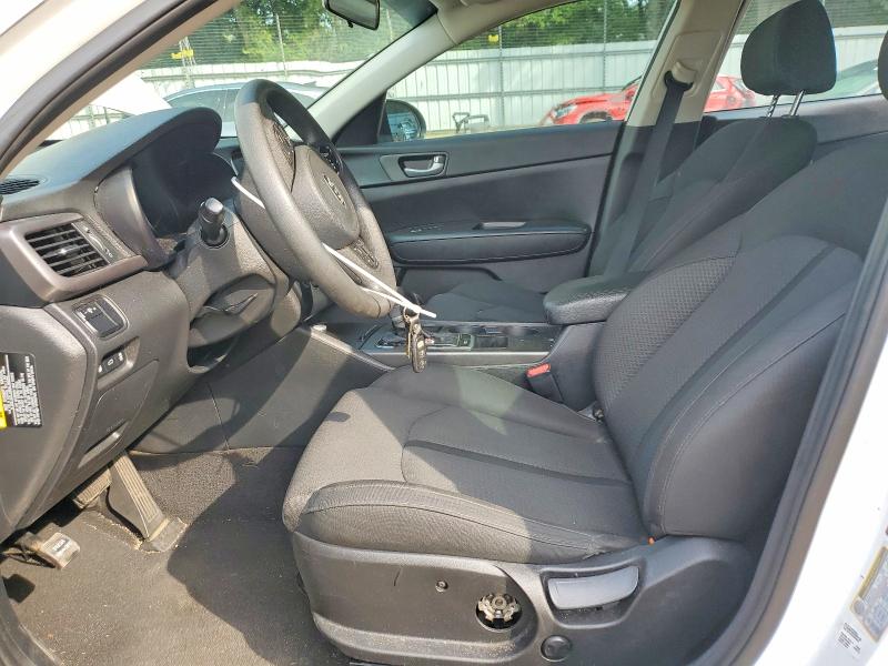 Photo 7 from auction – 2017 KIA OPTIMA with VIN 5XXGT4L34HG126990