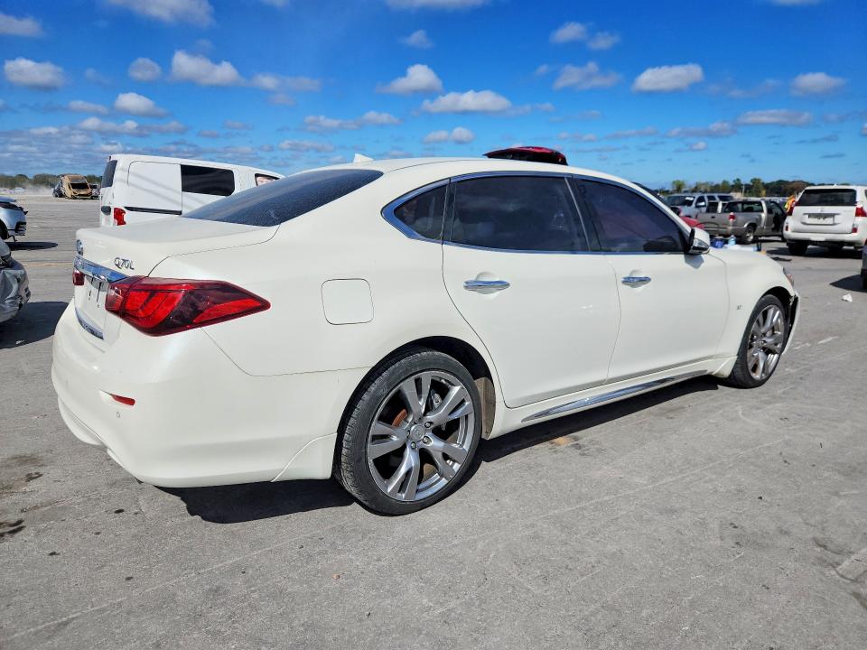 Photo 3 from auction – 2017 INFINITI Q70L with VIN JN1BY1PR6HM210413